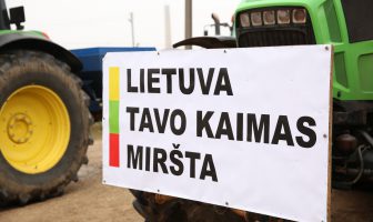 Ūkininkai pagrūmojo Gana į mus valytis kojas